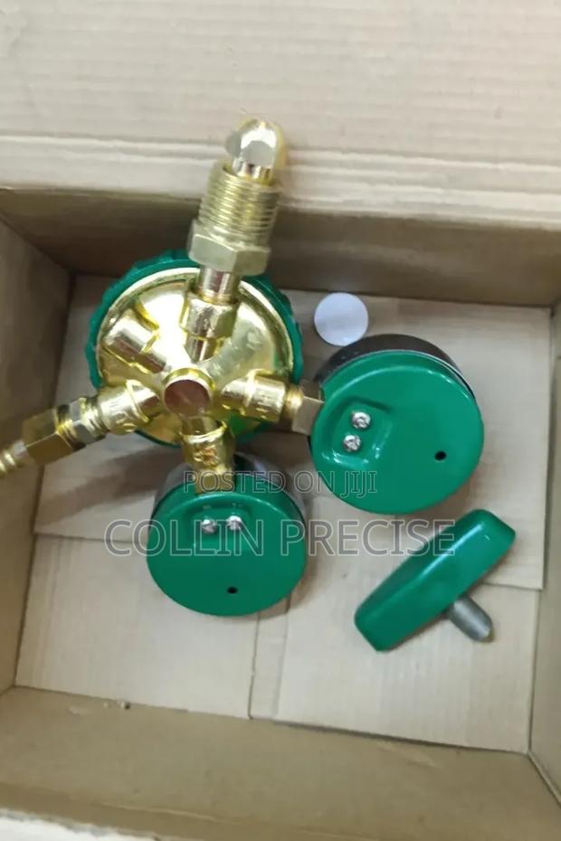 Commercial Oxygen Regulator - main view