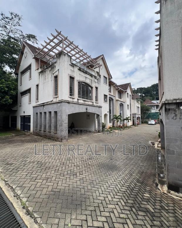 5bdrm Townhouse/Terrace in Muthangari for sale
