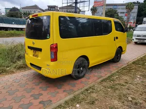 Nissan Caravan (Urvan) 2013 Yellow