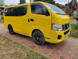 Nissan Caravan (Urvan) 2013 Yellow