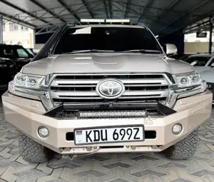 Toyota Land Cruiser 5.7 V8 VXR 2018 Gold