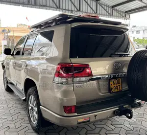 Toyota Land Cruiser 5.7 V8 VXR 2018 Gold
