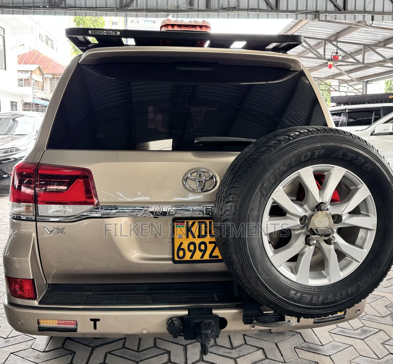Toyota Land Cruiser 5.7 V8 VXR 2018 Gold