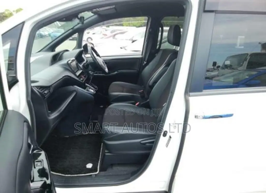 Toyota Noah 2019 Pearl