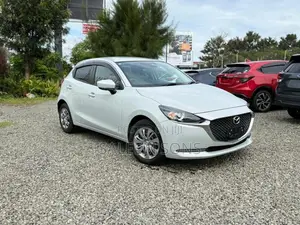 Mazda 2 2019 Off white