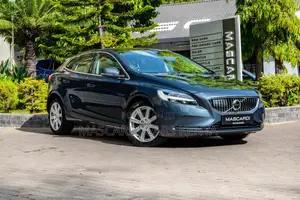 Volvo V40 2019 Blue