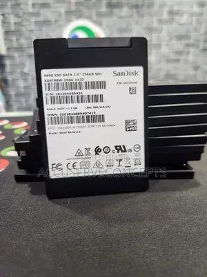 Sandisk 256gb 2.5 SSD Internal