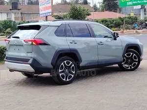 Toyota RAV4 2019 Green
