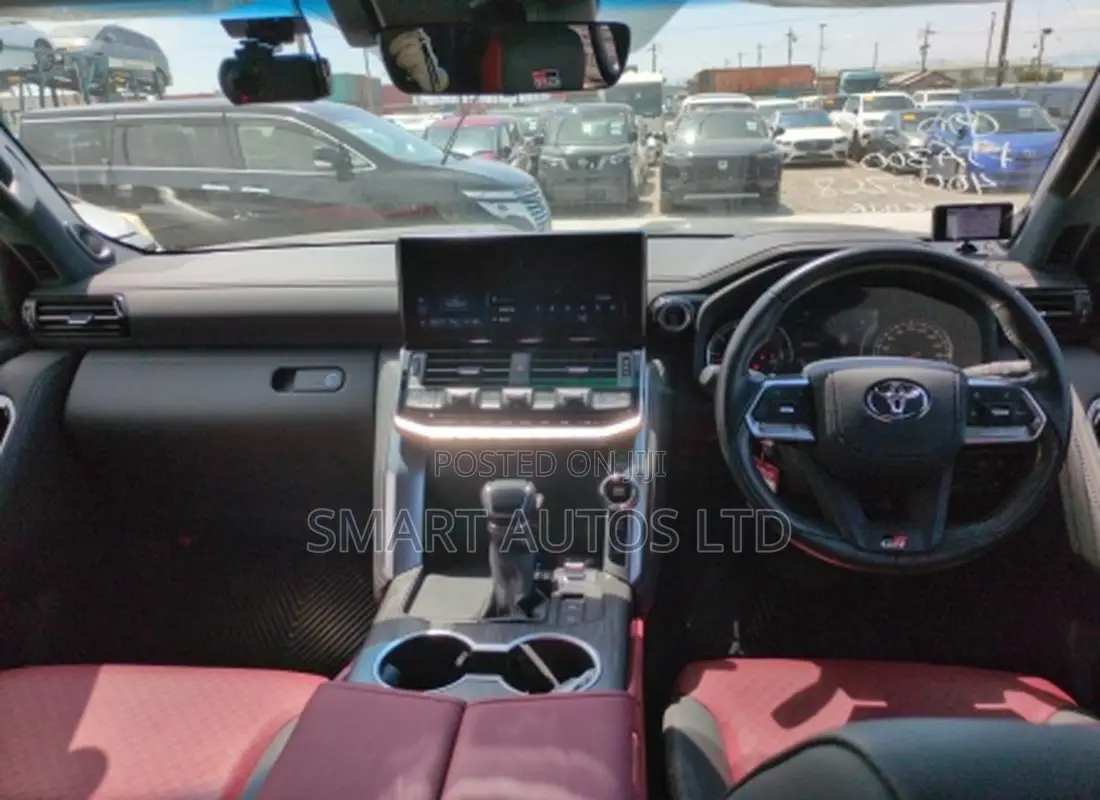 Toyota Land Cruiser LC300 2021 Black