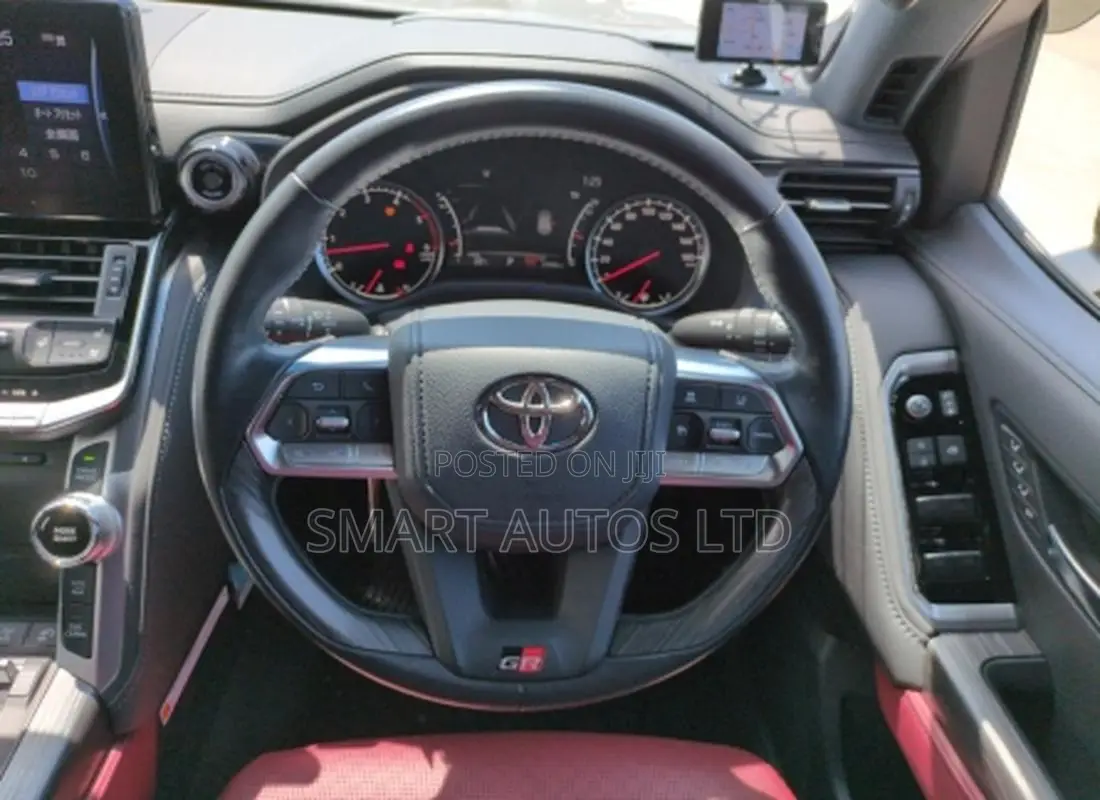 Toyota Land Cruiser LC300 2021 Black