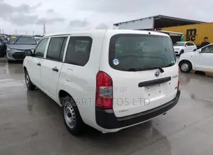 Toyota Probox 1.5 Hybrid DX Comfort 2019 Off white