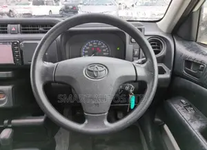 Toyota Probox 1.5 Hybrid DX Comfort 2019 Off white