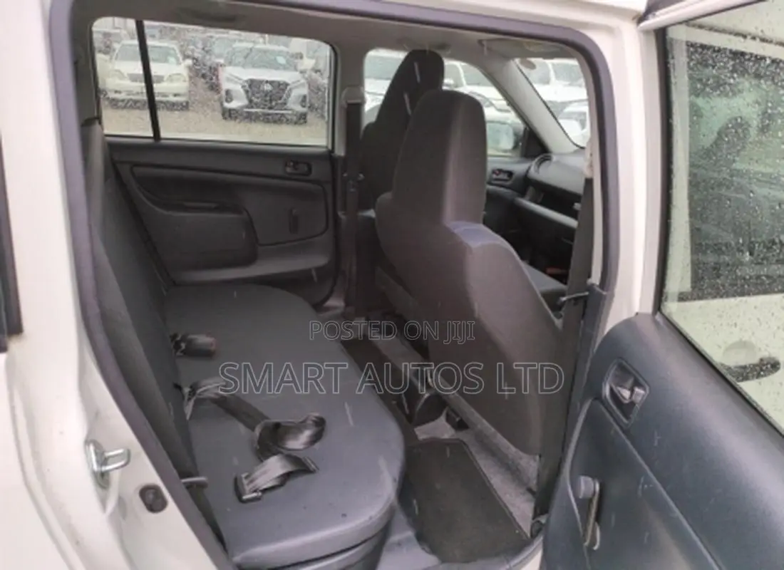Toyota Probox 1.5 Hybrid DX Comfort 2019 Off white