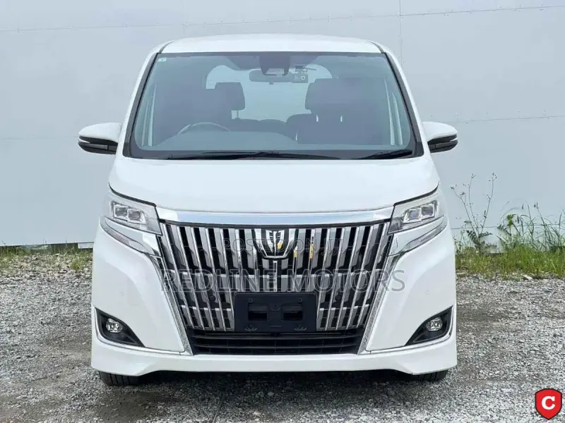 Toyota Esquire 2.0 AWD (7 seater) 2019 Off white