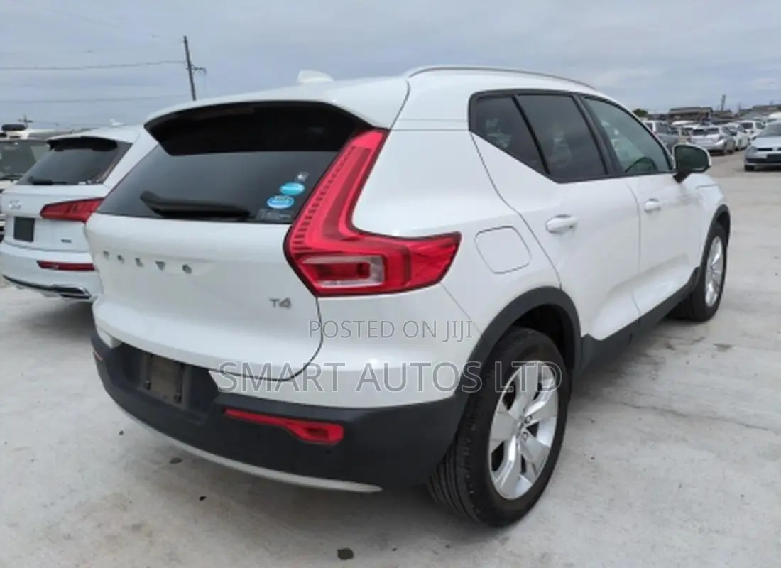 Volvo XC40 T3 Petrol FWD 2019 Off white