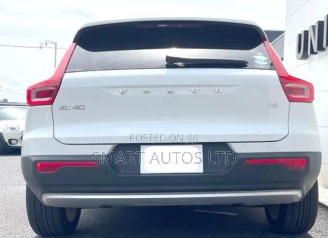 Volvo XC40 T3 Petrol FWD 2019 Off white