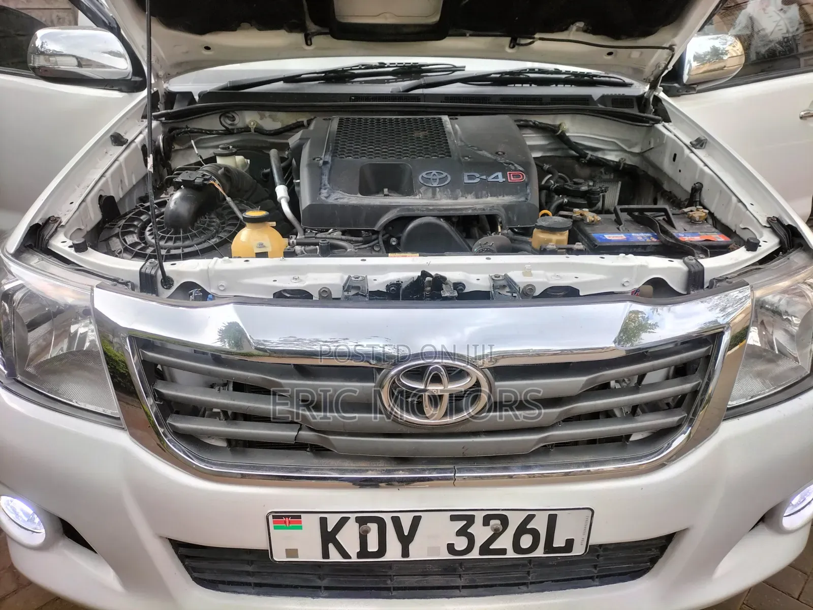 Toyota Hilux 2016 White