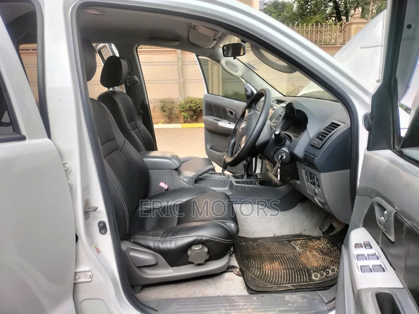 Toyota Hilux 2016 White
