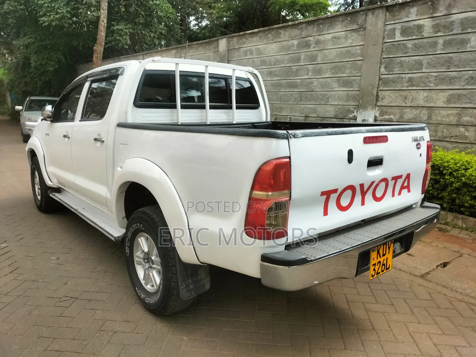 Toyota Hilux 2016 White