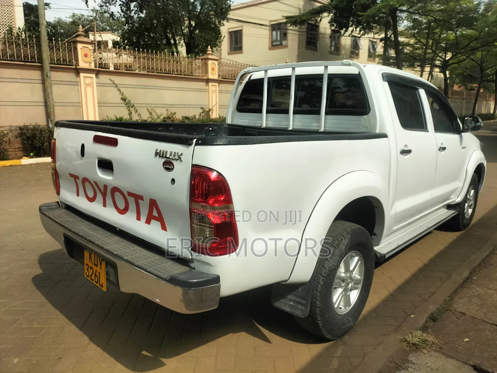 Toyota Hilux 2016 White