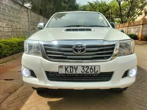 Toyota Hilux 2016 White