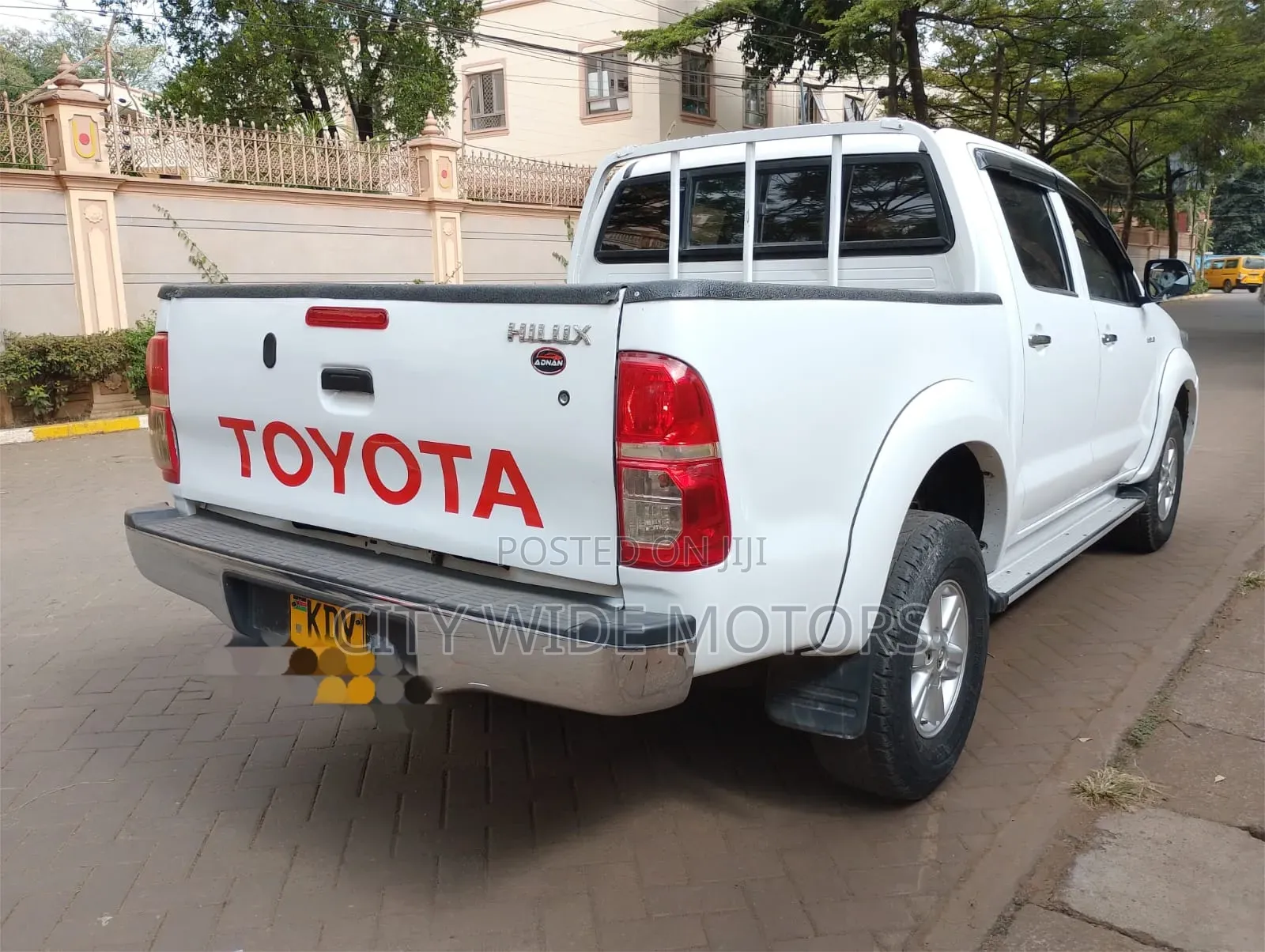 Toyota Hilux 2016 White