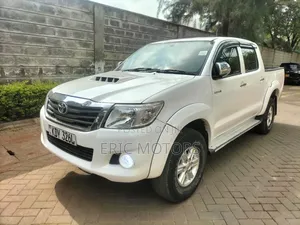 Toyota Hilux 2016 White