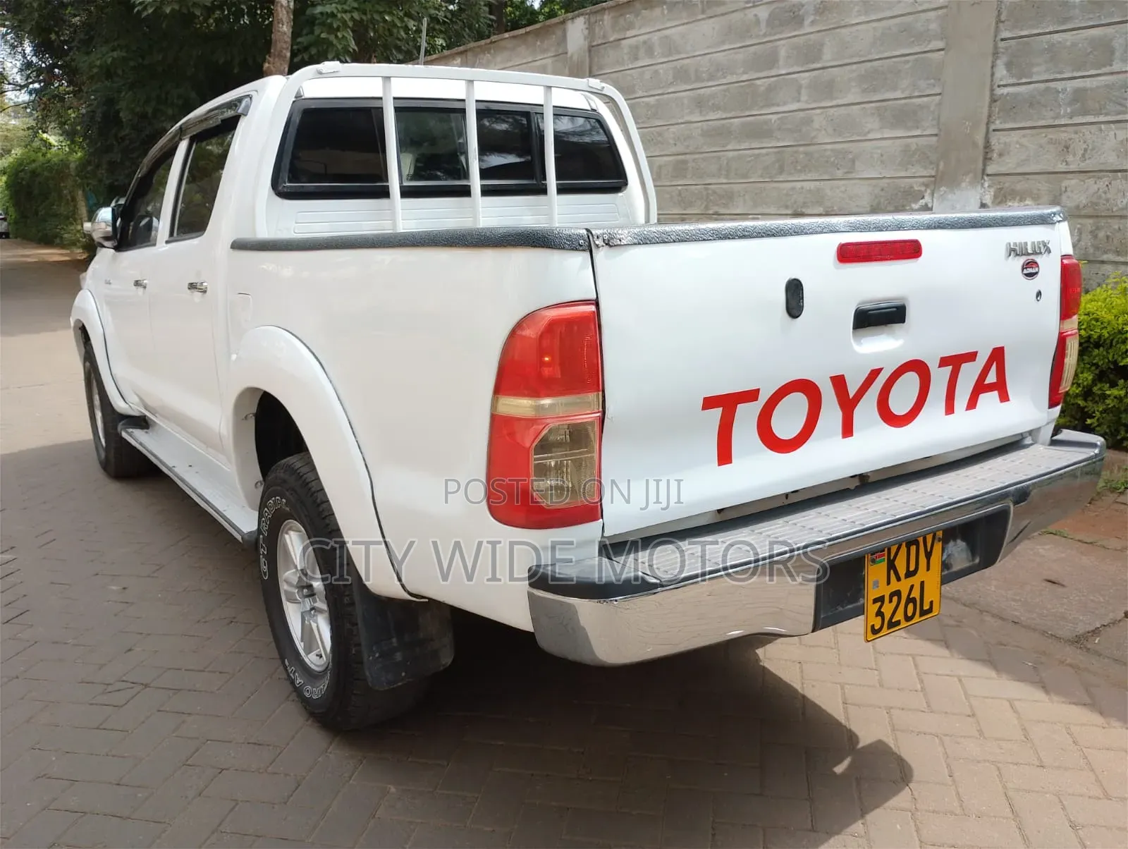 Toyota Hilux 2016 White