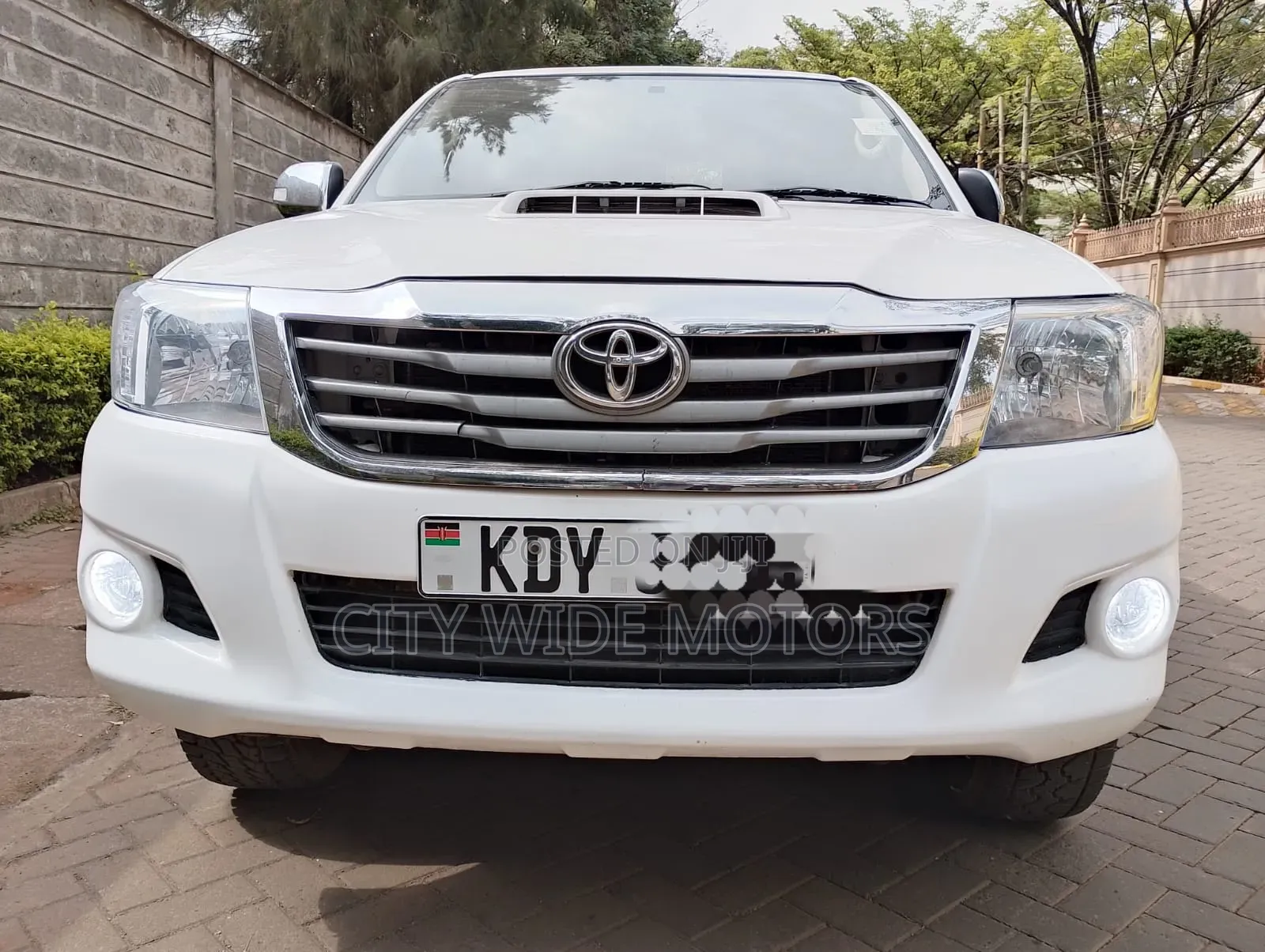 Toyota Hilux 2016 White