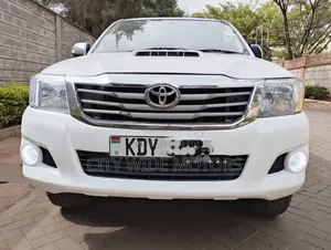 Toyota Hilux 2016 White