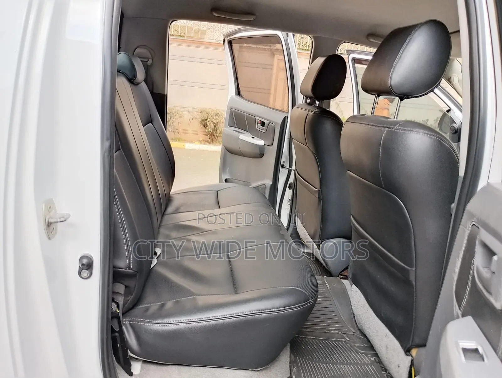 Toyota Hilux 2016 White