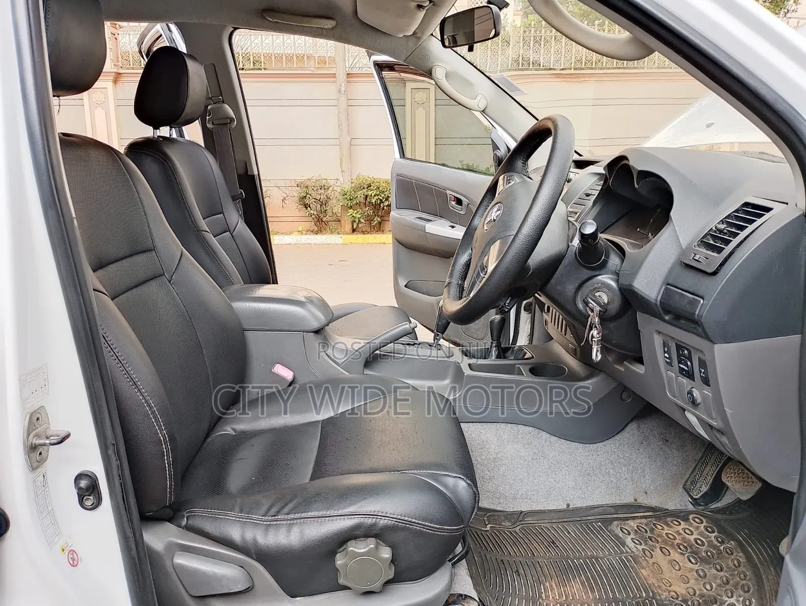 Toyota Hilux 2016 White