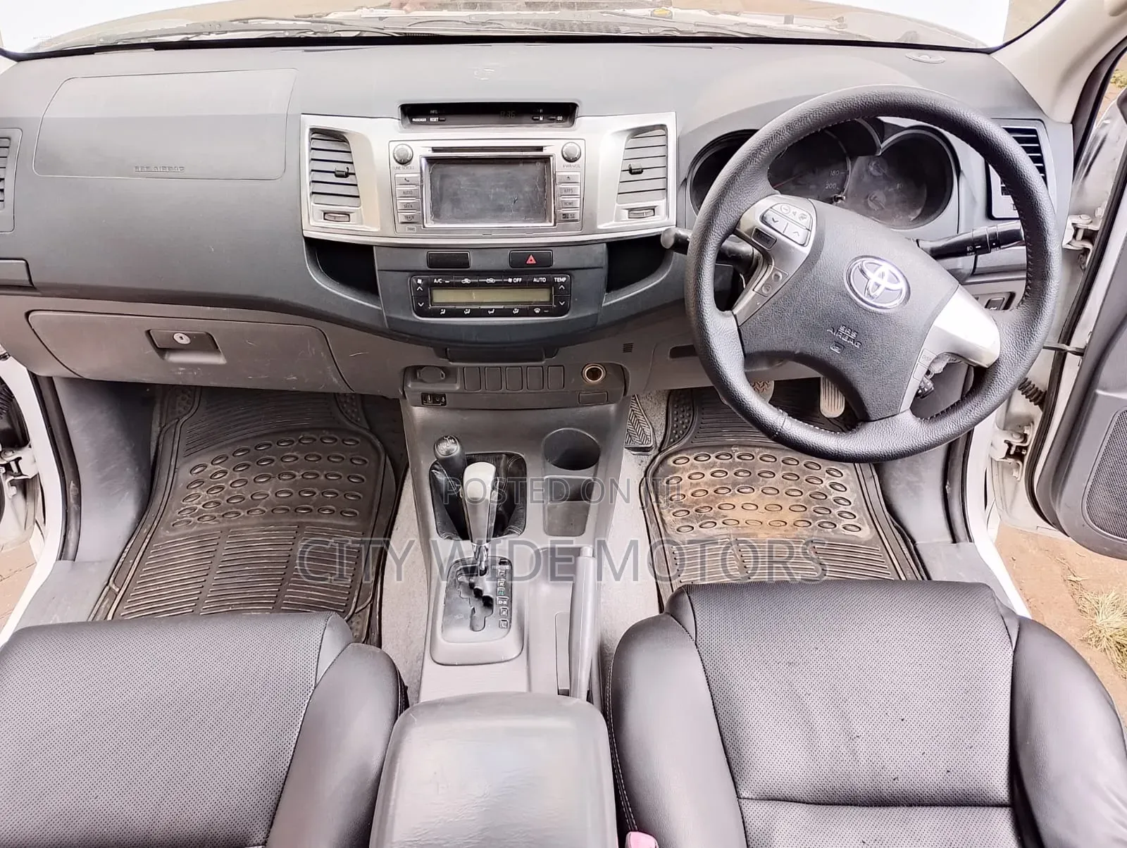 Toyota Hilux 2016 White