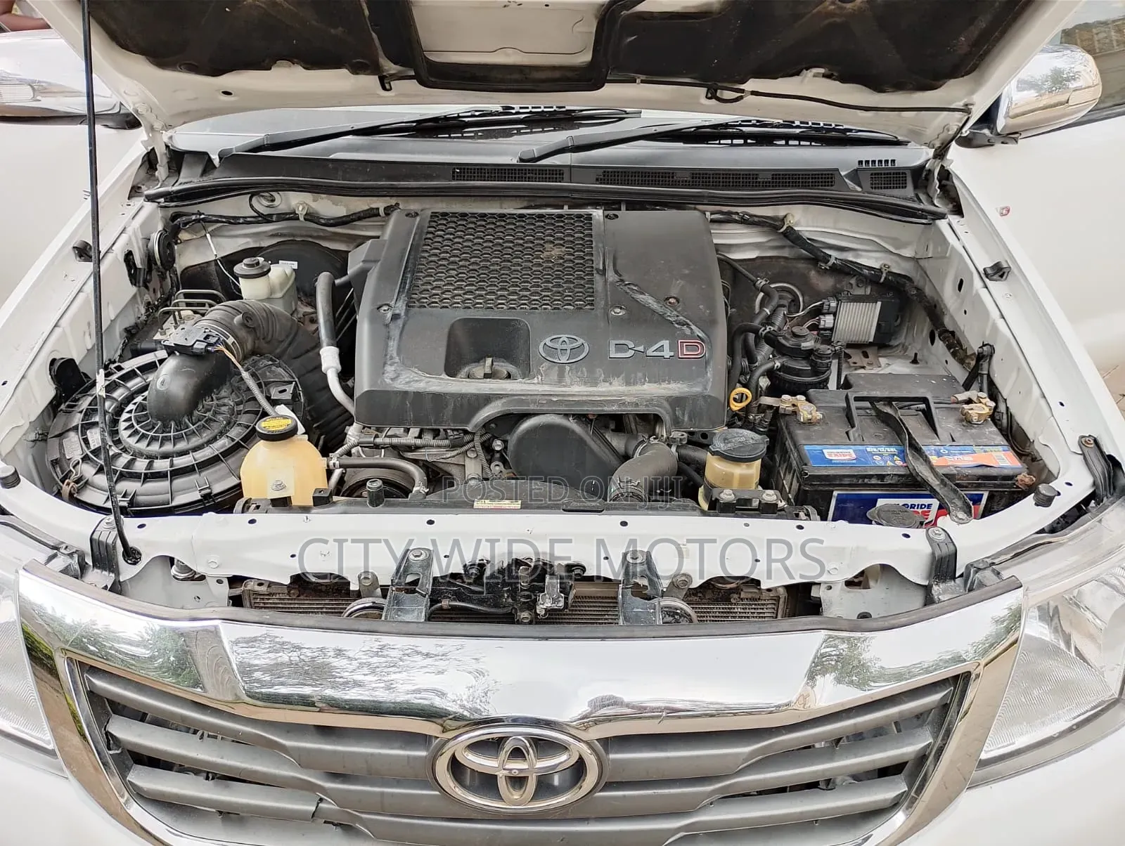 Toyota Hilux 2016 White