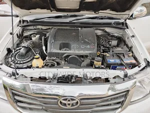 Toyota Hilux 2016 White