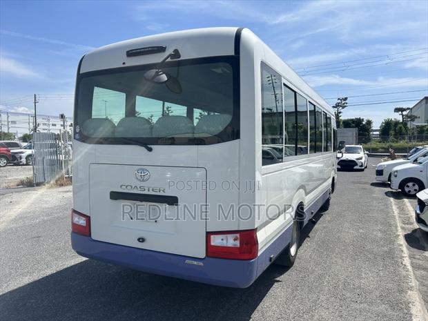 Toyota Coaster 2019 White - thumbnail 6