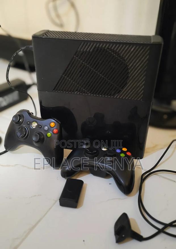Xbox 360e With 12 Games and All Accessories - thumbnail 2