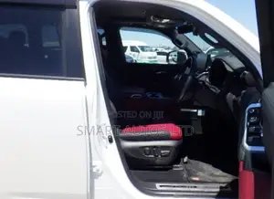 Toyota Land Cruiser LC300 2022 White