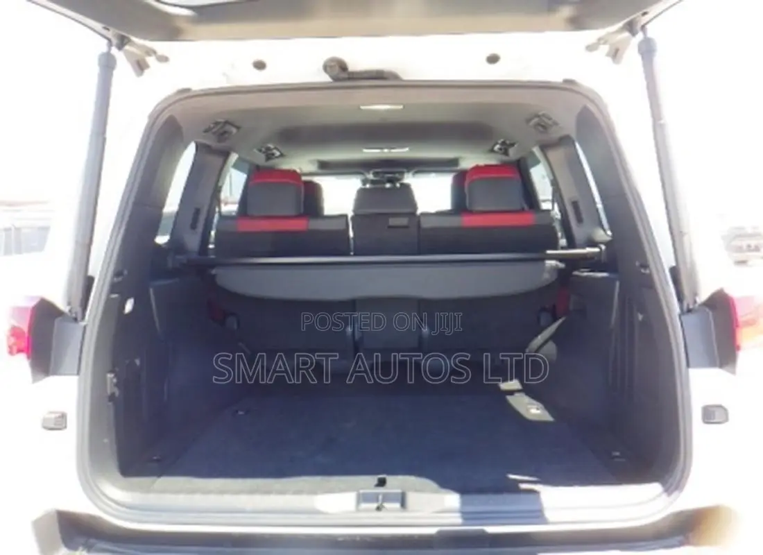 Toyota Land Cruiser LC300 2022 White