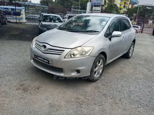 Toyota Auris 2012 Silver