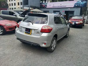 Toyota Auris 2012 Silver
