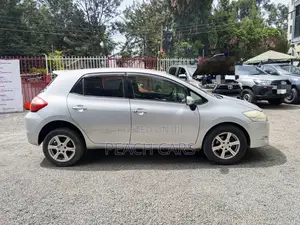 Toyota Auris 2012 Silver