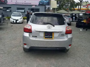 Toyota Auris 2012 Silver