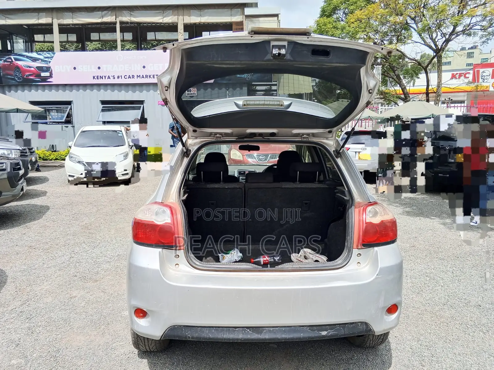 Toyota Auris 2012 Silver