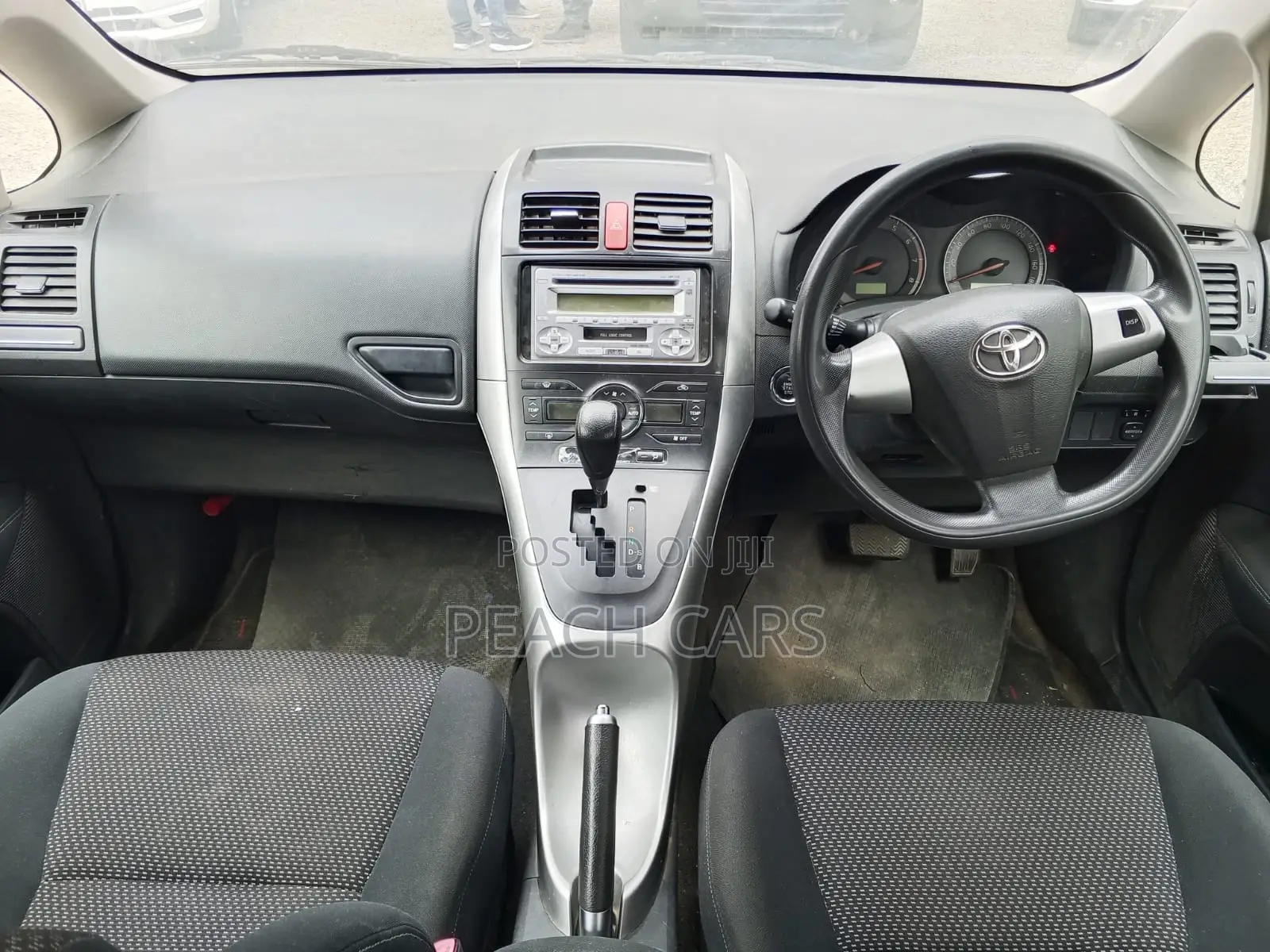 Toyota Auris 2012 Silver