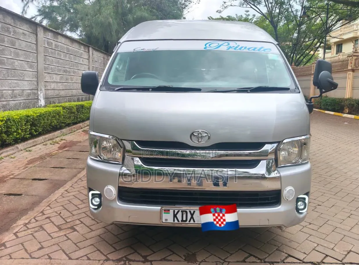 Toyota HiAce 2016 Silver