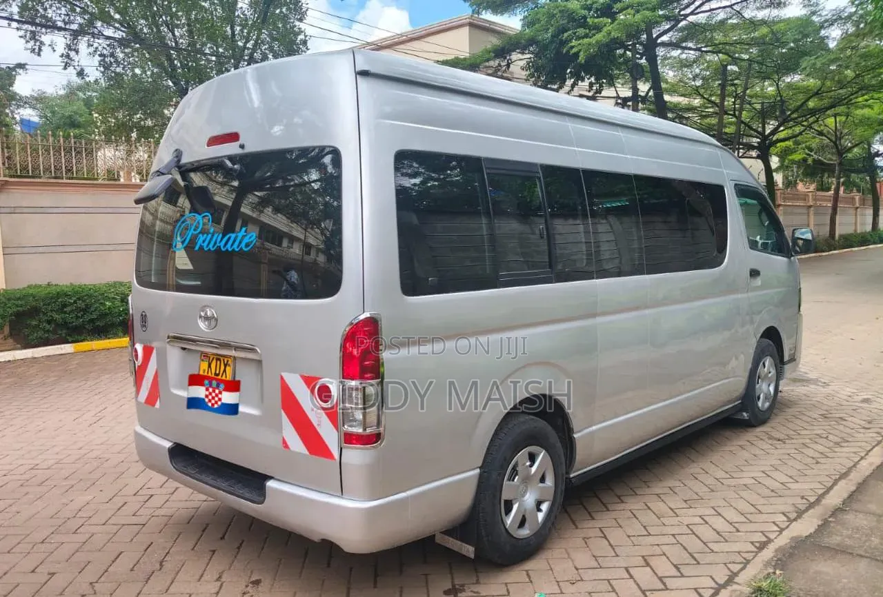 Toyota HiAce 2016 Silver