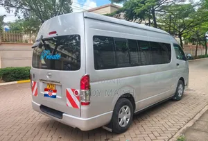 Toyota HiAce 2016 Silver