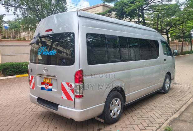 Toyota HiAce 2016 Silver - thumbnail 4