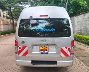 Toyota HiAce 2016 Silver
